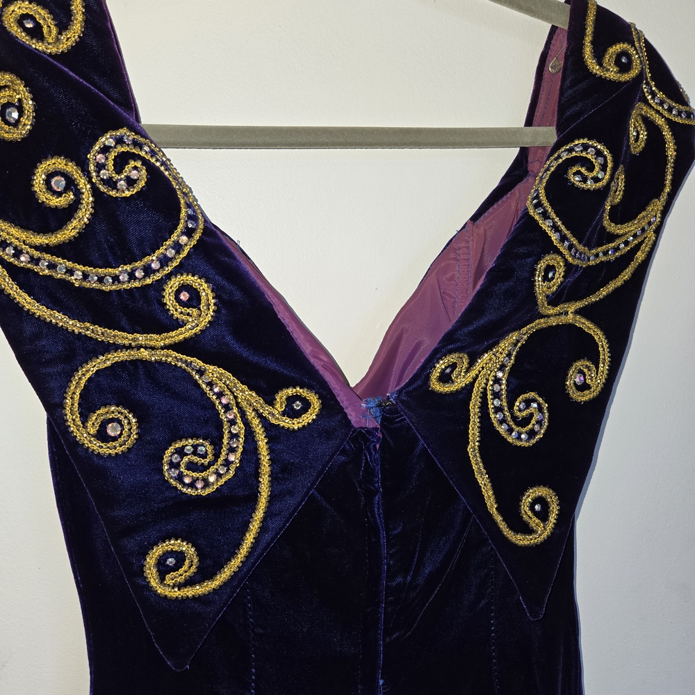 Vintage Mike Benet Backless Purple Velvet Dress with Gold Beaded Accents - Picture 4 of 6